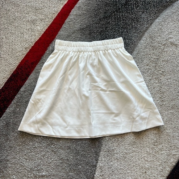 Line And Dot White Elastic Waist Mini Skirt - Picture 1 of 3